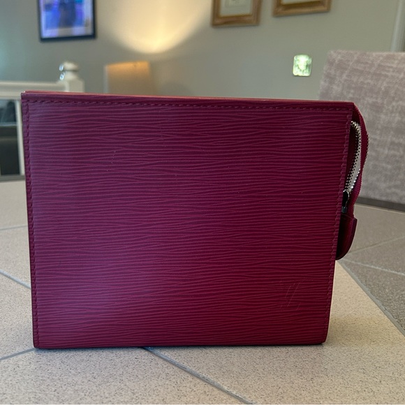 Louis Vuitton Red Wallet - Picture 1 of 10